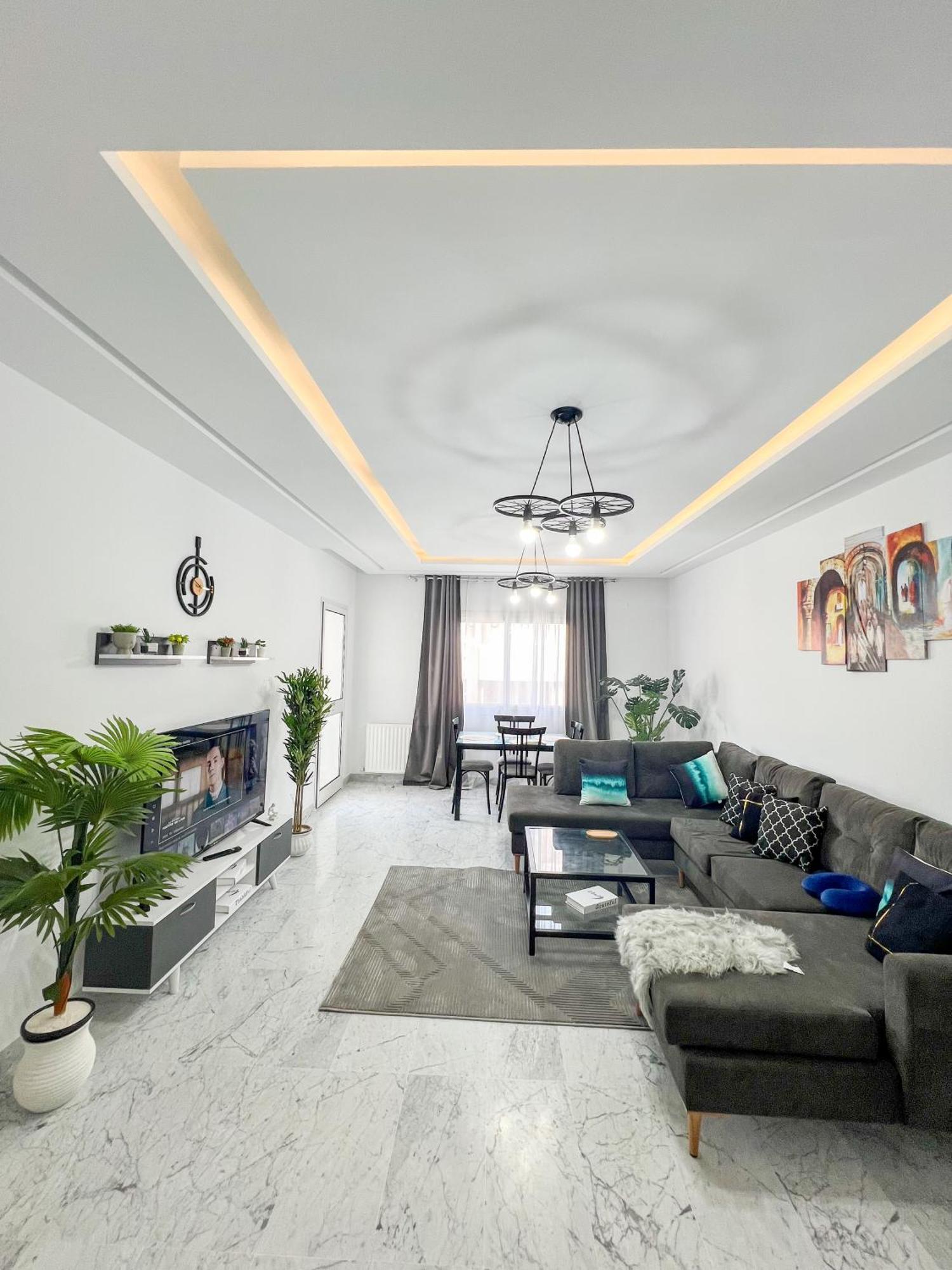 Modern 2 Bedroom Flat In Jardins Menzah * Tunis