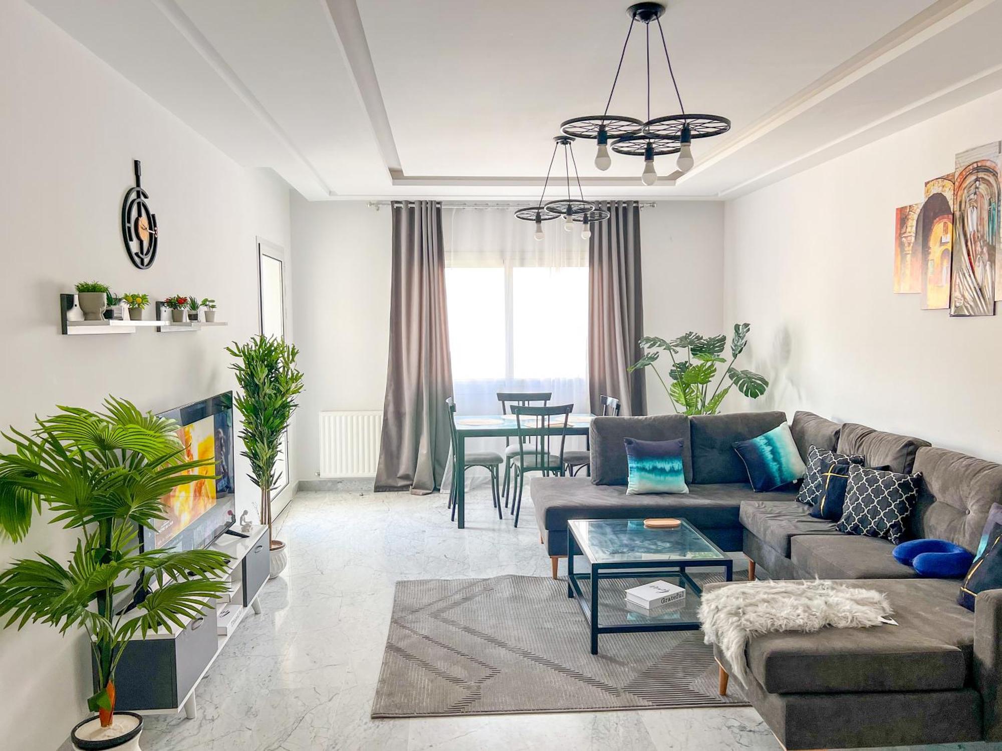 Modern 2 Bedroom Flat In Jardins Menzah * Tunis
